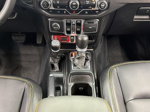 Used 2024 Jeep Wrangler Unlimited AWD/4WD image 37