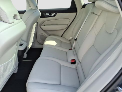 Used 2024 Volvo XC60 B5 Plus AWD/4WD image 13