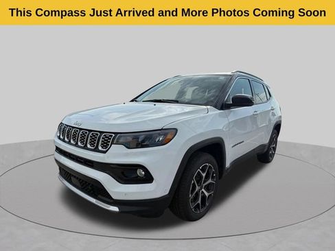 Used 2025 Jeep Compass Limited AWD/4WD image 4