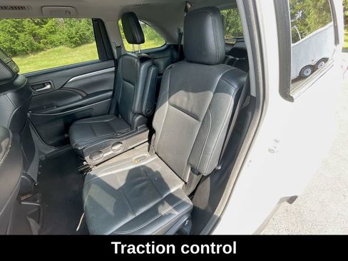 Used 2017 Toyota Highlander Limited AWD/4WD image 17
