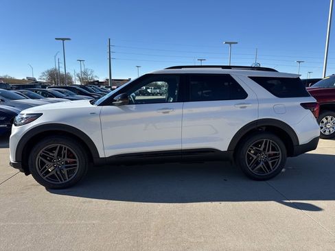 New 2026 Ford Explorer ST-Line w/ ST-Line Street Pack image 25