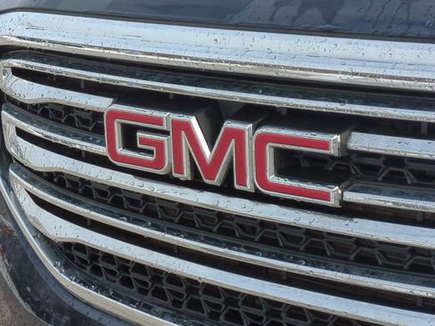 Used 2017 GMC Acadia SLT image 12