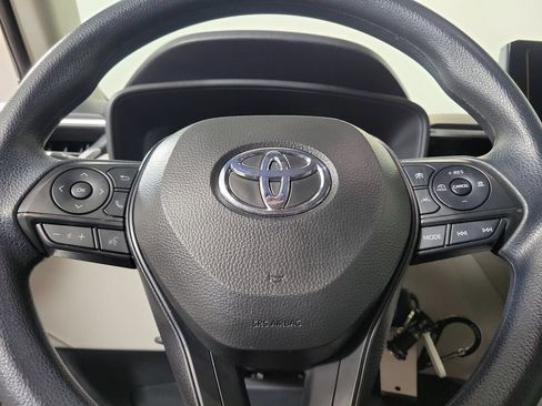 Used 2024 Toyota Corolla Cross L FWD image 15