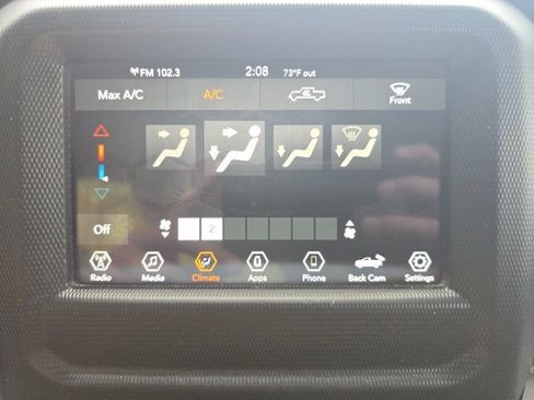 Used 2022 Jeep Gladiator Sport AWD/4WD image 19