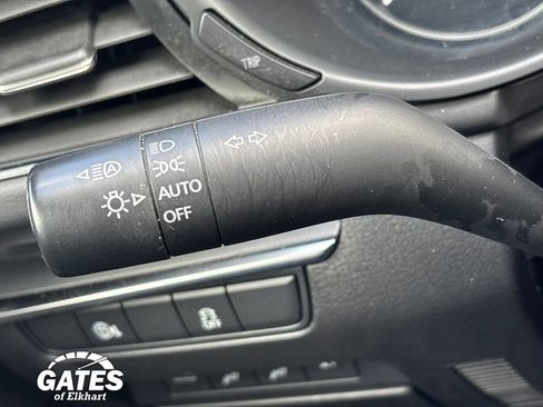 Used 2025 MAZDA MAZDA3 s FWD image 25