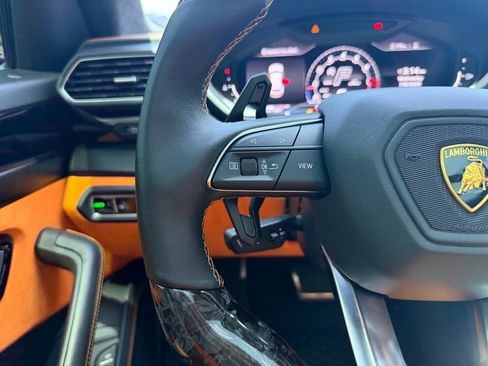 Used 2022 Lamborghini Urus AWD/4WD image 21