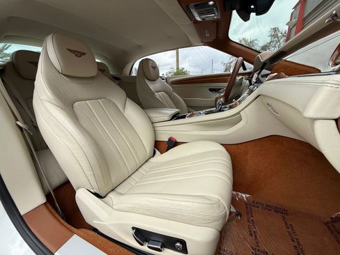 Used 2020 Bentley Continental GT image 19