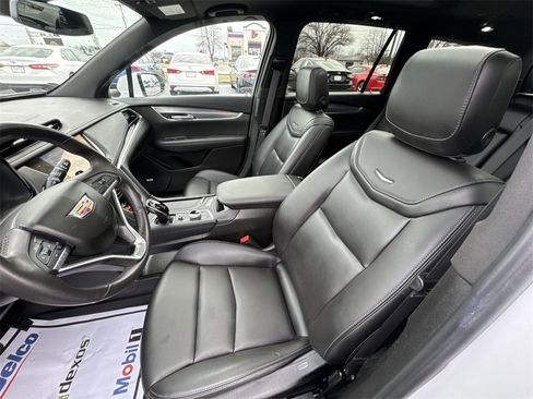 Used 2024 Cadillac XT6 Luxury w/ LPO, Floor Liner Package image 11