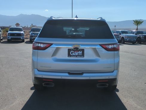Used 2021 Chevrolet Traverse Premier w/ LPO, 'HIT The Road' Package FWD image 4