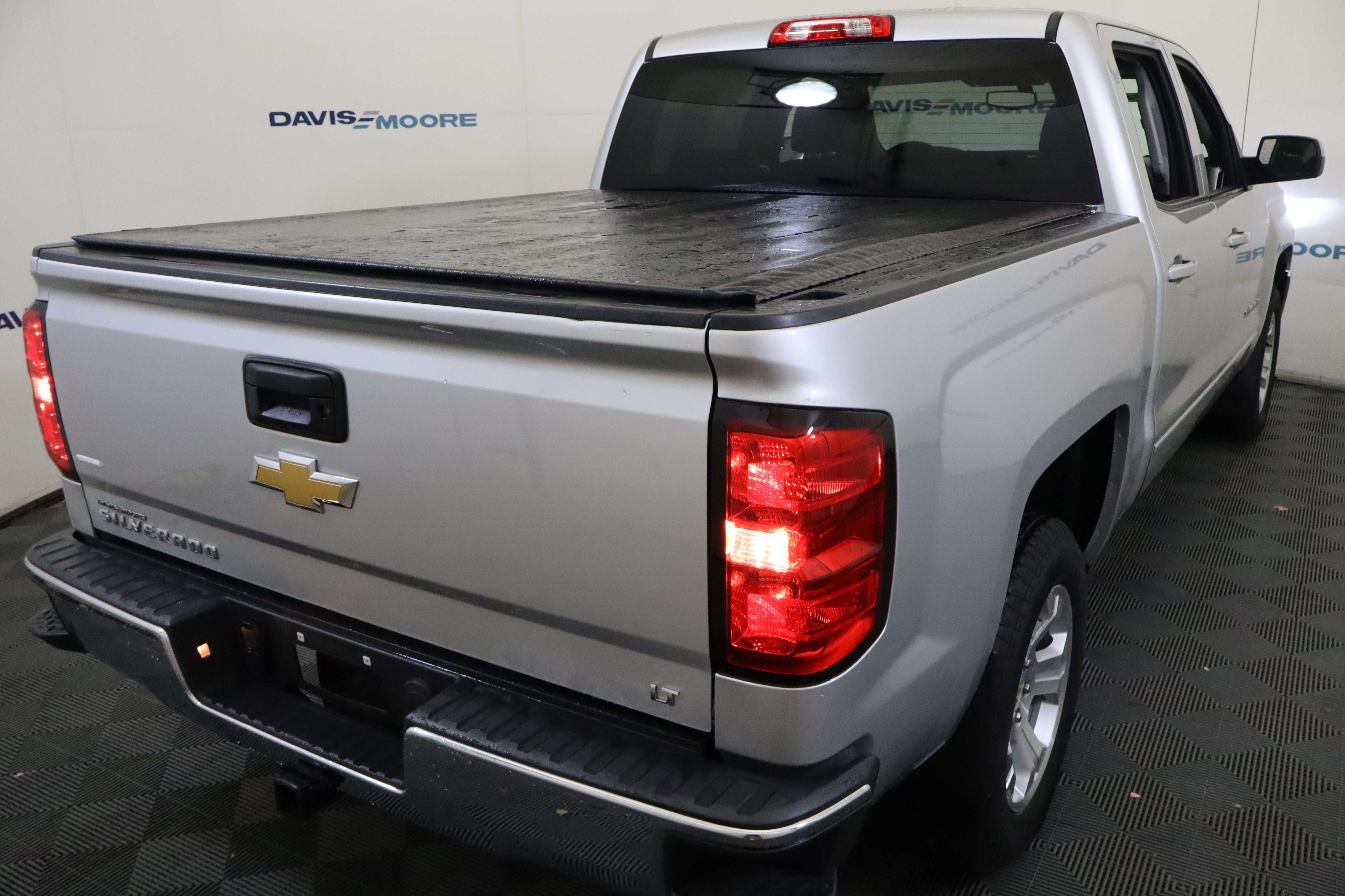 Used 2018 Chevrolet Silverado 1500 LT w/ All Star Edition AWD/4WD image 6