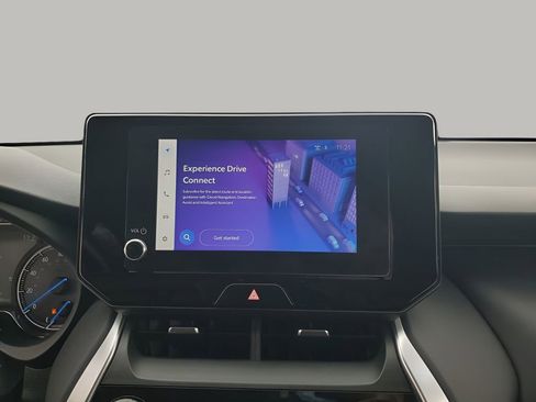 Used 2024 Toyota Venza LE image 38