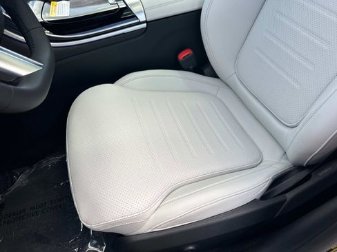 New 2025 Mercedes-Benz C 300 C 300 4MATIC Sedan image 20