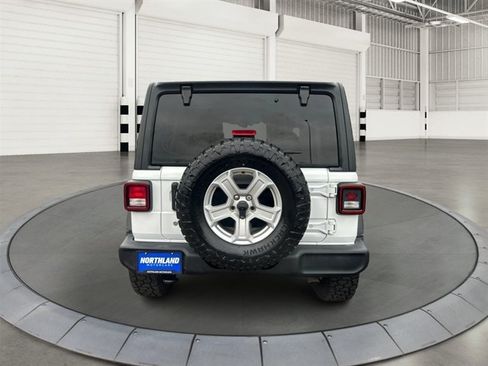 Used 2019 Jeep Wrangler Unlimited Sport S AWD/4WD image 3