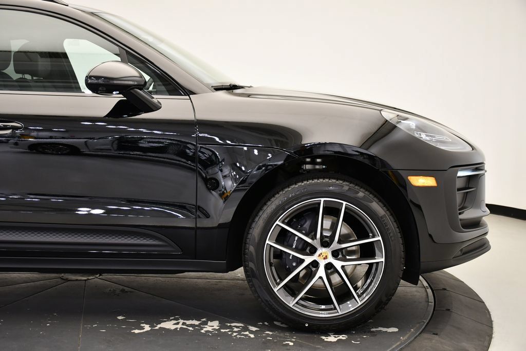 Certified 2026 Porsche Macan AWD/4WD image 14