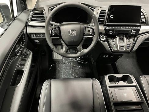 New 2026 Honda Odyssey Touring image 15