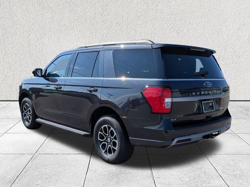 Used 2024 Ford Expedition XLT RWD image 5