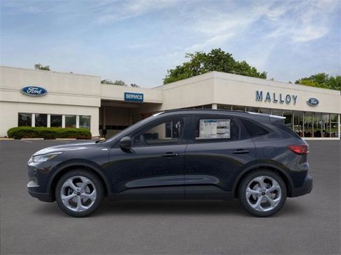 Used 2025 Ford Escape ST-Line w/ Cold Weather Package image 3