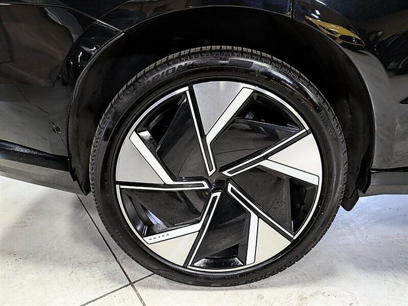 Used 2025 Volvo EX90 Ultra AWD/4WD image 13