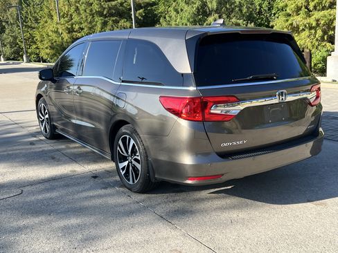 Used 2018 Honda Odyssey Elite image 7