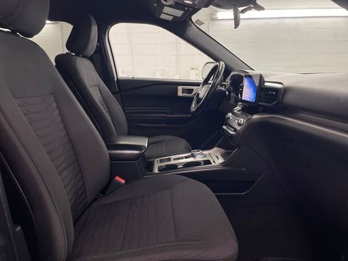 Used 2020 Ford Explorer XLT image 26