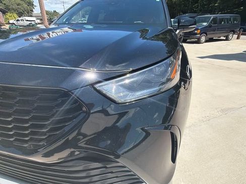 Used 2023 Toyota Highlander XSE AWD/4WD image 23