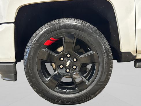 Used 2018 Chevrolet Silverado 1500 LT w/ Redline Edition image 46