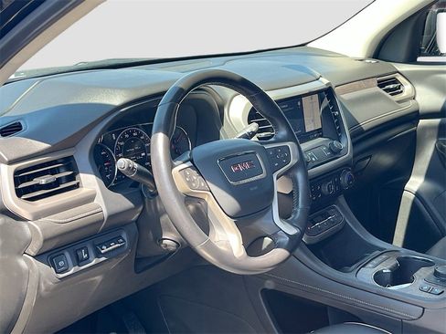 Used 2022 GMC Acadia Denali w/ Black Diamond Edition image 9