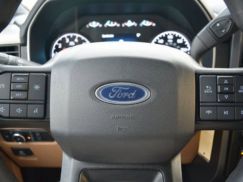 Used 2022 Ford F150 XLT image 11