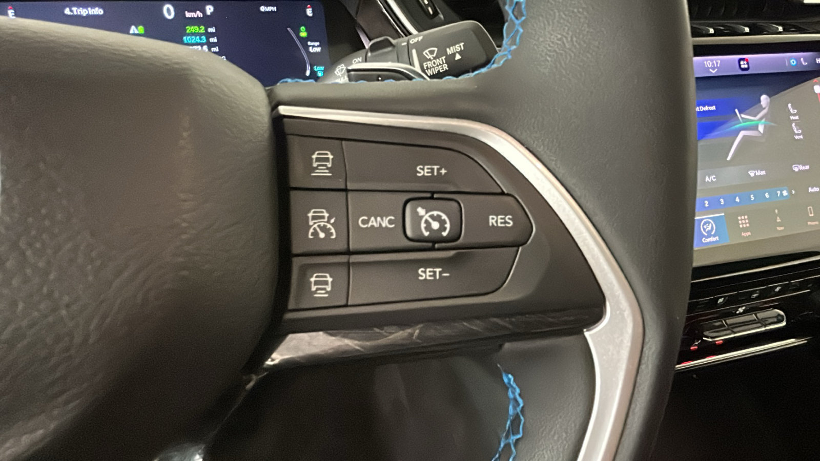 Used 2023 Jeep Grand Cherokee Trailhawk w/ Luxury Tech Group III AWD/4WD image 22