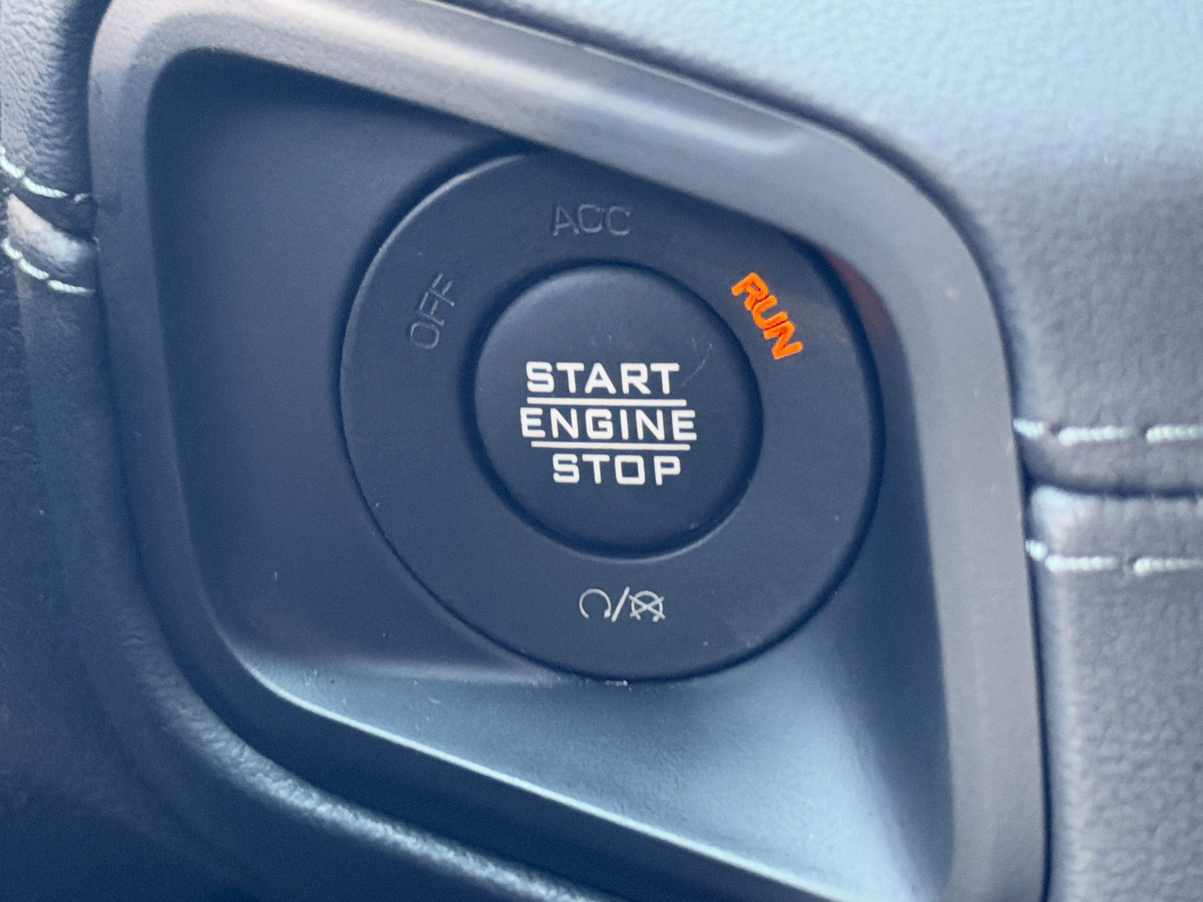 Used 2024 Jeep Gladiator Mojave AWD/4WD image 36