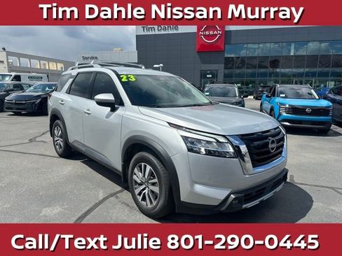 Used 2023 Nissan Pathfinder SL AWD/4WD image 1