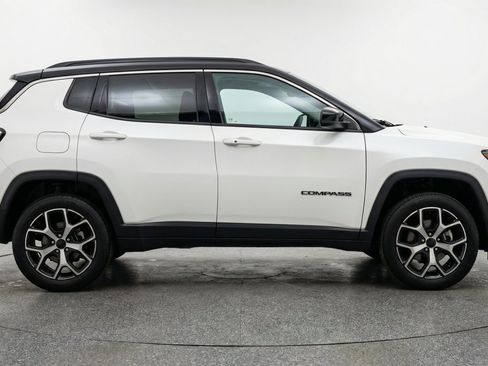 Used 2025 Jeep Compass Limited AWD/4WD image 11