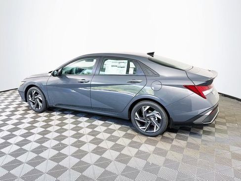 New 2025 Hyundai Elantra SEL FWD image 6