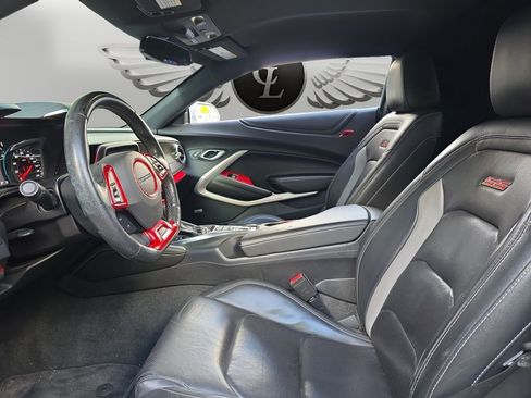 Used 2018 Chevrolet Camaro SS image 9