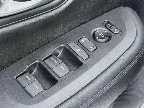 Certified 2023 Honda HR-V LX image 17