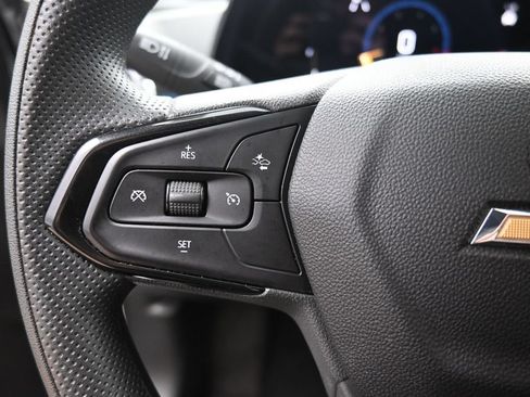 Used 2025 Chevrolet Trax LT FWD image 19