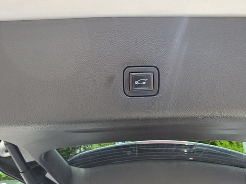Used 2020 Chevrolet Traverse LT w/ LPO, Floor Liner Package AWD/4WD image 30