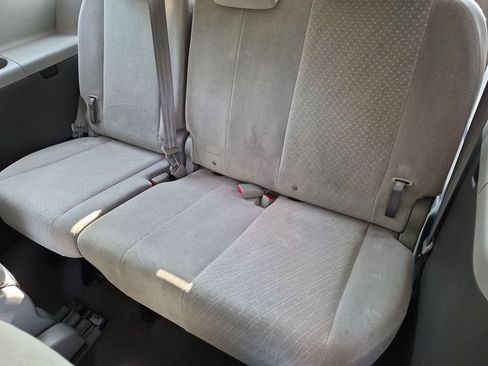 Used 2019 Toyota Sienna LE FWD image 23