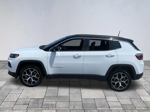 Used 2025 Jeep Compass Limited AWD/4WD image 4