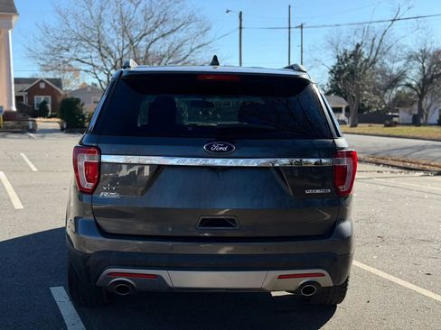 Used 2016 Ford Explorer XLT w/ Equipment Group 202A FWD image 5