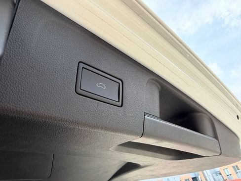 Certified 2024 Volkswagen Atlas SE w/ Panoramic Sunroof Package AWD/4WD image 29