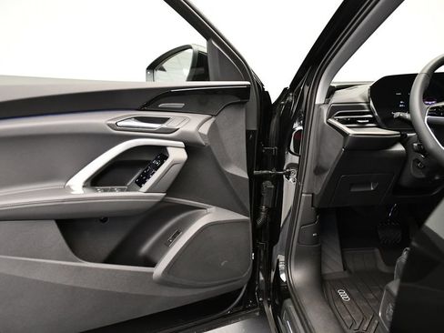 Used 2025 Audi Q5 Premium Plus w/ Premium Plus AWD/4WD image 31