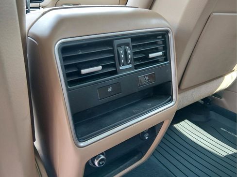 Used 2023 Porsche Cayenne Platinum Edition AWD/4WD image 13