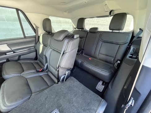 Used 2025 Ford Expedition Active AWD/4WD image 25