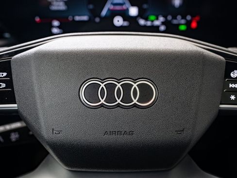 Used 2025 Audi Q5 Premium Plus w/ Premium Plus image 27