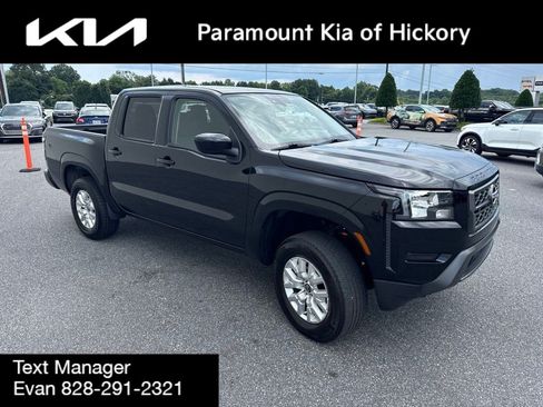 Used 2023 Nissan Frontier SV AWD/4WD image 3