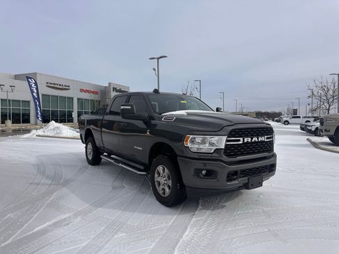 Used 2024 RAM 2500 Big Horn w/ Sport Appearance Package image 7