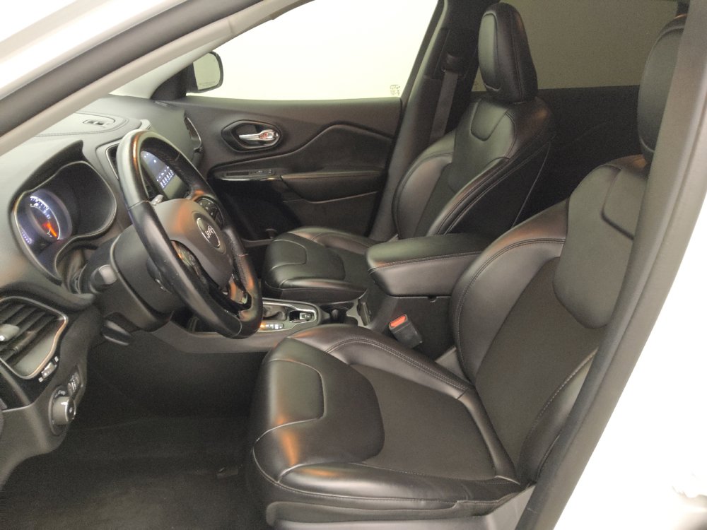 Used 2021 Jeep Cherokee Latitude Plus FWD image 17