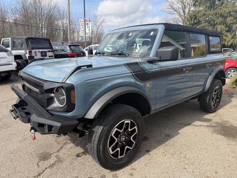 Used 2022 Ford Bronco 4-Door image 2