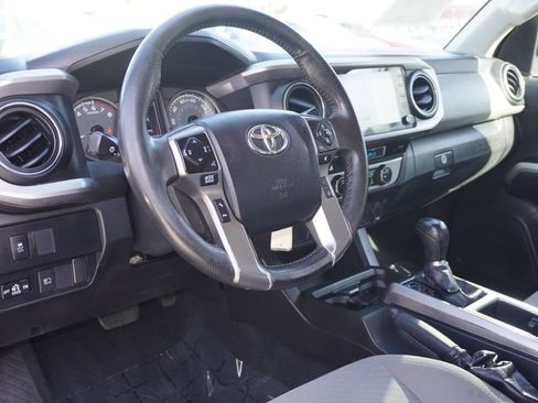 Used 2022 Toyota Tacoma SR5 RWD image 14